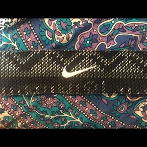 3 Nike headbands